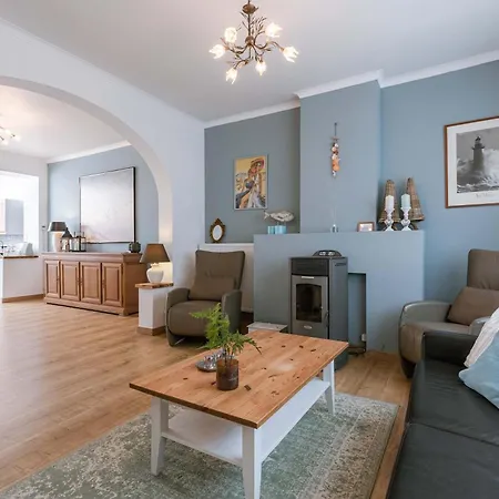 Lägenhet Casiola - Spacious With Terrace *