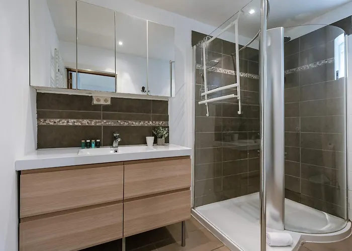 Huswell - Spacious With Terrace, Pets Are Welcome