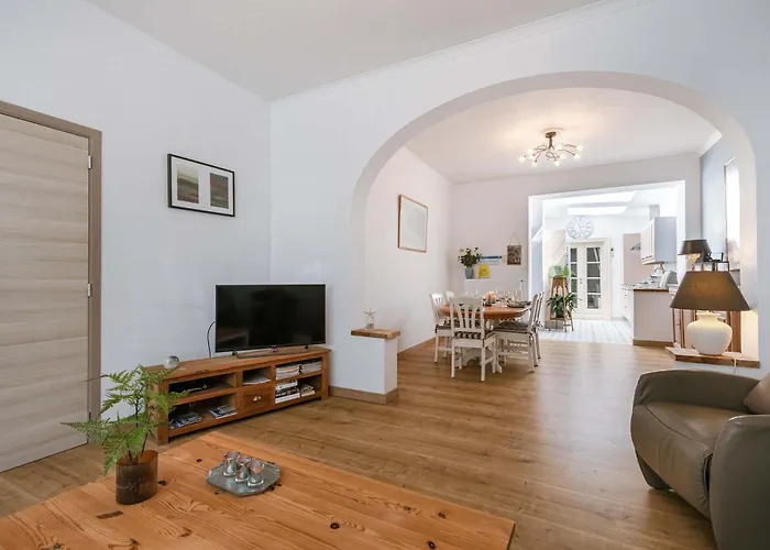 Huswell - Spacious With Terrace, Pets Are Welcome