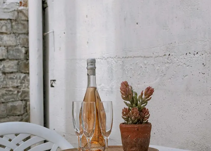 Huswell - Spacious With Terrace, Pets Are Welcome *